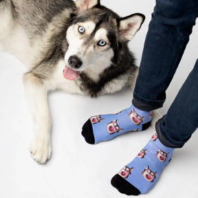 Personalisierte Socken mit einem Husky Foto von Luna Socks in blau